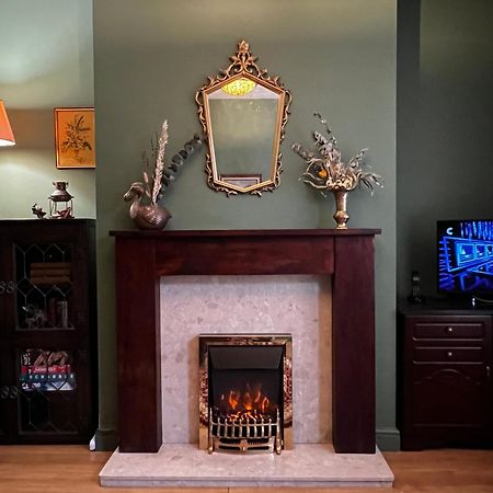 Robin'S Hollow: 2Bd Home Near Wrexham Afc Экстерьер фото